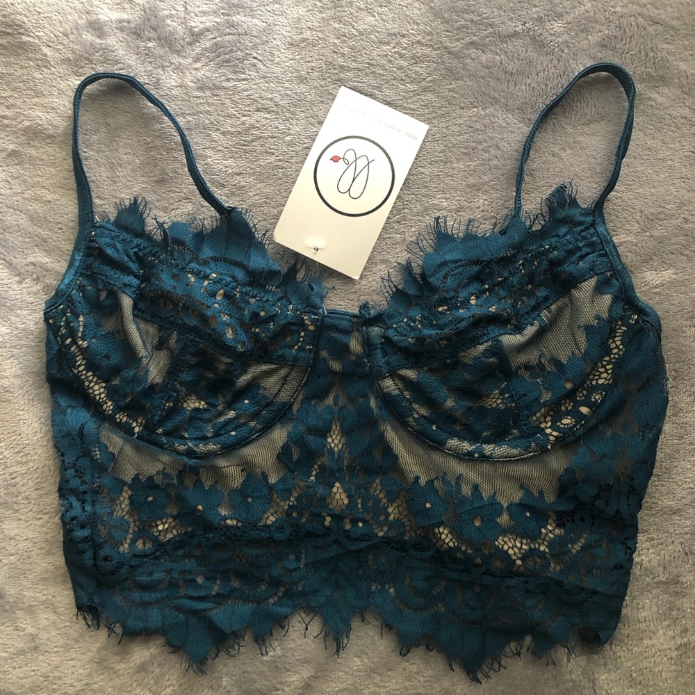NWT BRALETTE - Picture 2 of 4
